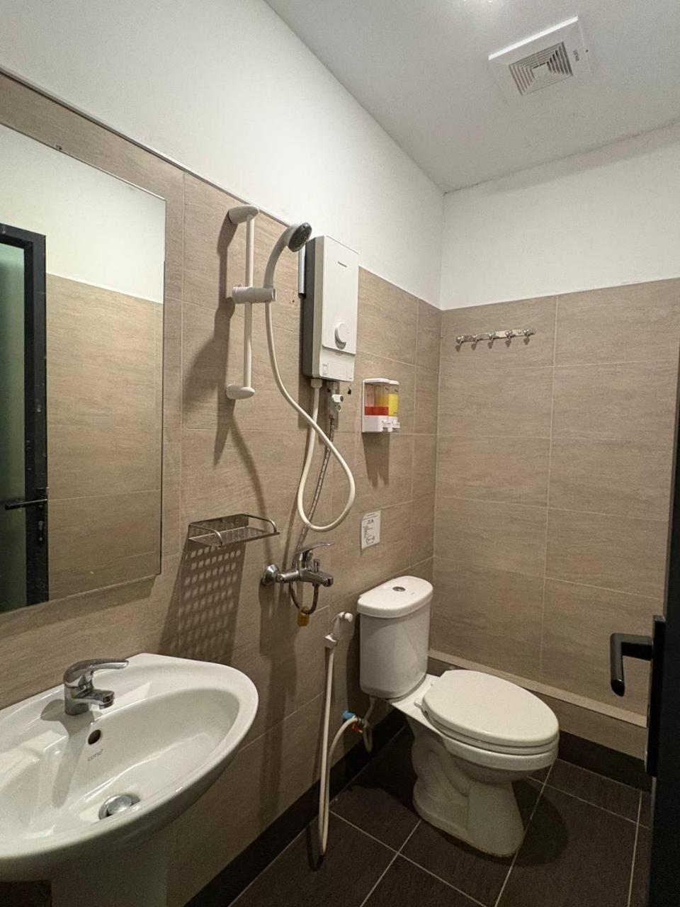 Hostel Fuji Phnom Penh Zewnętrze zdjęcie